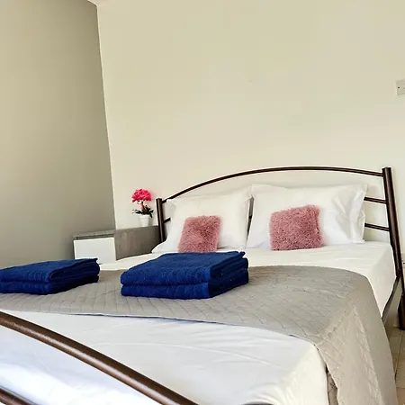 Lägenhet Adonis - *