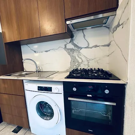 Adonis - Apartment
