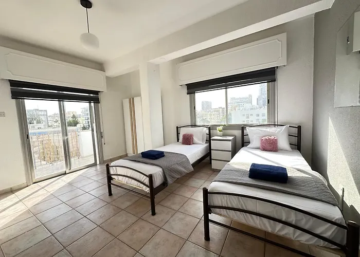 Adonis - 尼科西亚