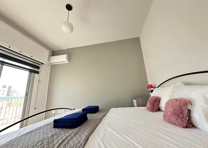 Adonis - 尼科西亚