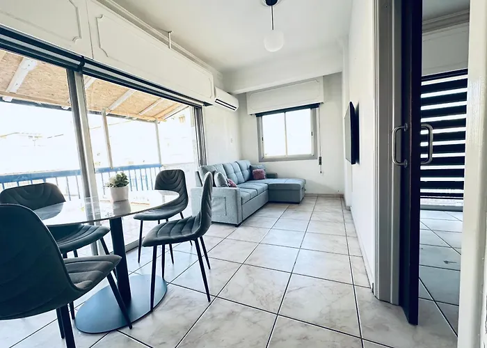 Adonis - * 尼科西亚