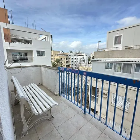 Lägenhet Adonis - *